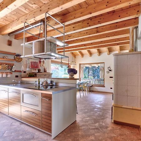 Chalet Con Piscina E Vista Panoramica Colico Εξωτερικό φωτογραφία