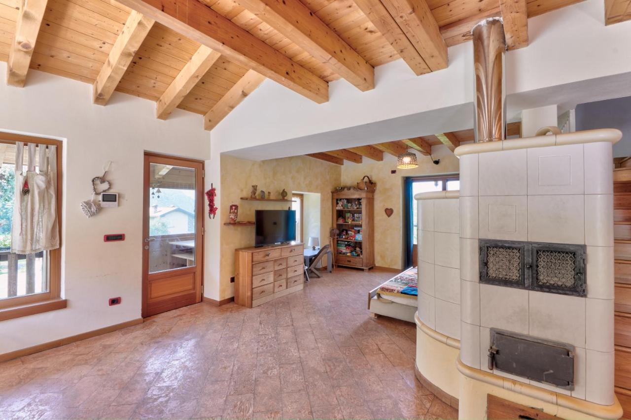 Chalet Con Piscina E Vista Panoramica Colico Εξωτερικό φωτογραφία