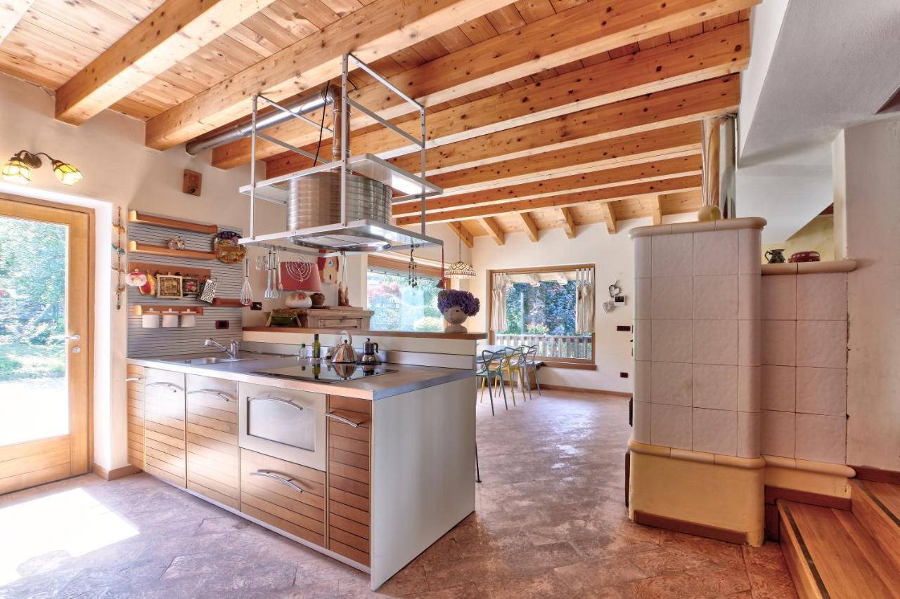 Chalet Con Piscina E Vista Panoramica Colico Εξωτερικό φωτογραφία